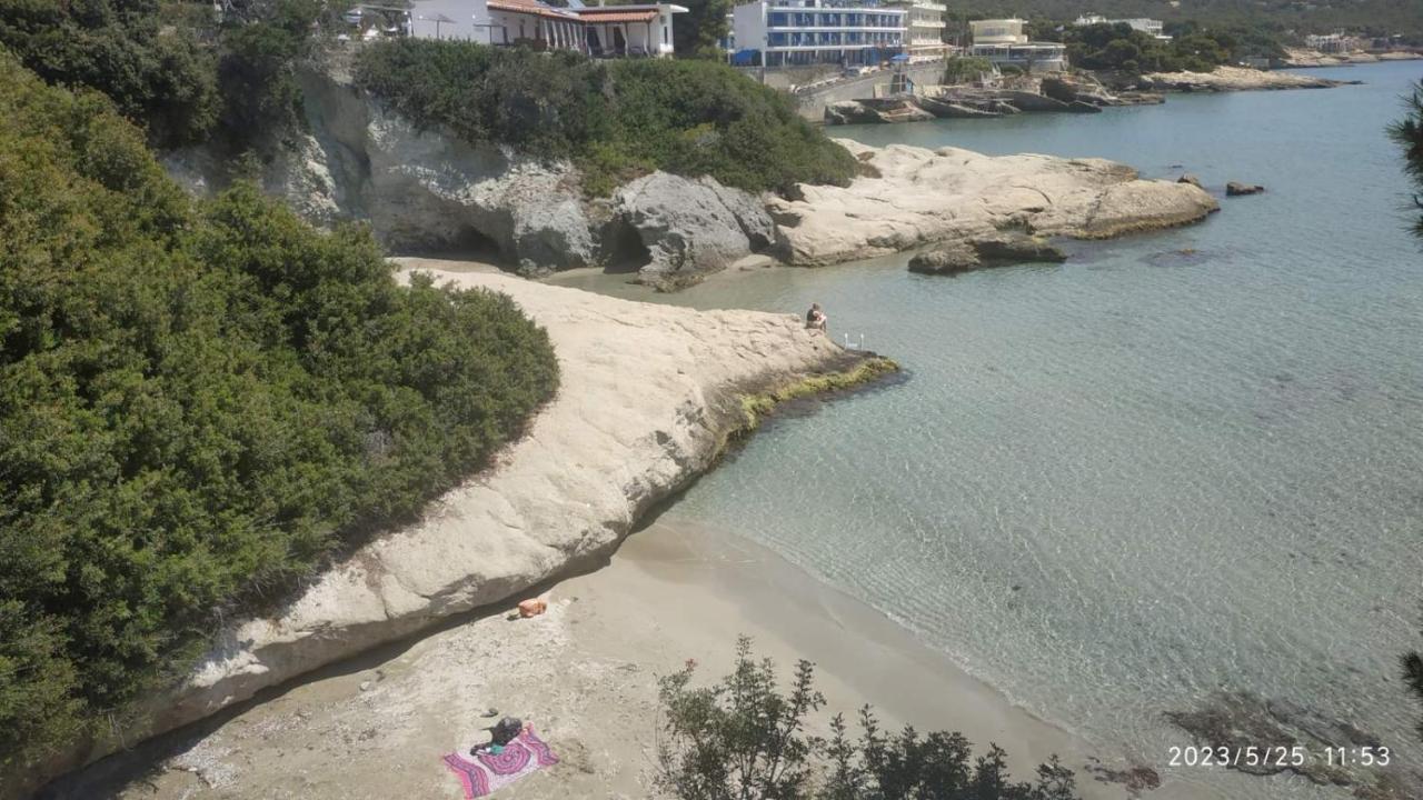 Meltemi Apartments Agia Marina  Buitenkant foto